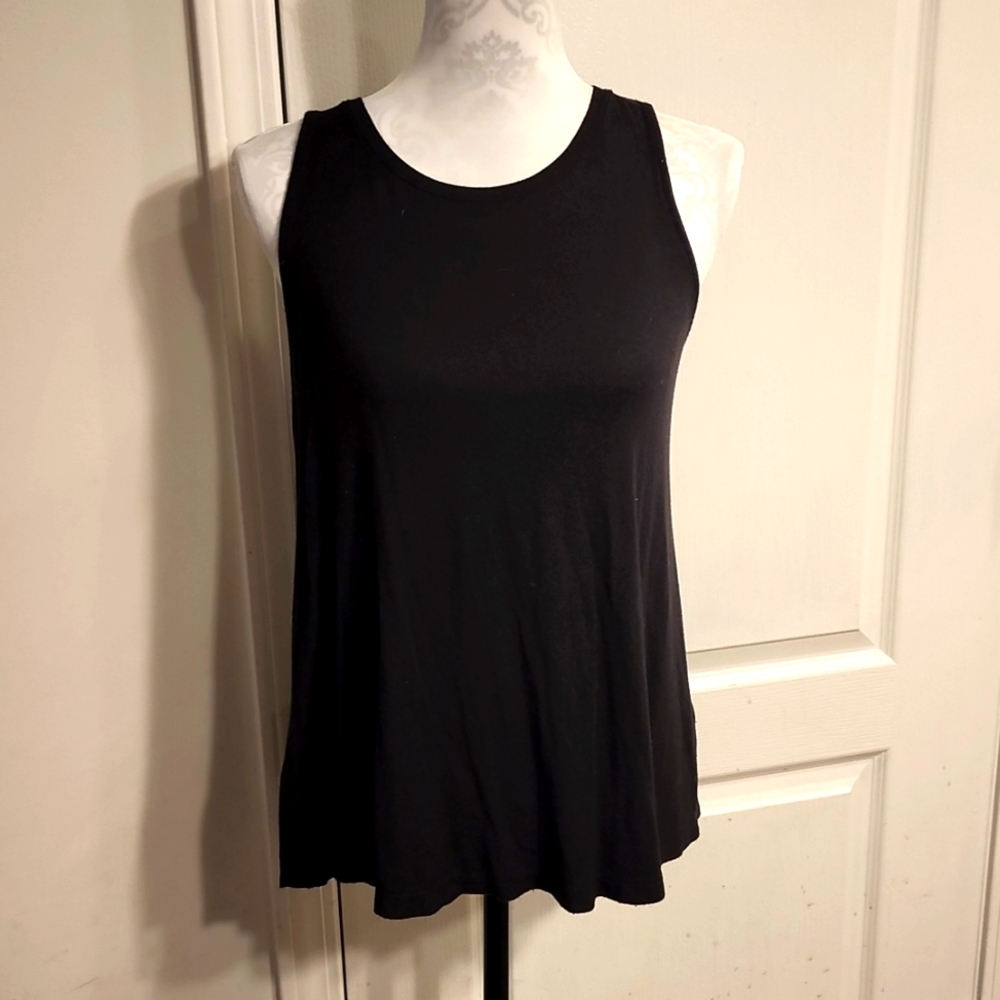 EUC!!! APT.9 Black Droptail Tank